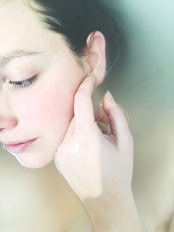 Revitalize Your Skin: The Benefits of Incorporating a Light Therapy Wand into Your Skincare Routine